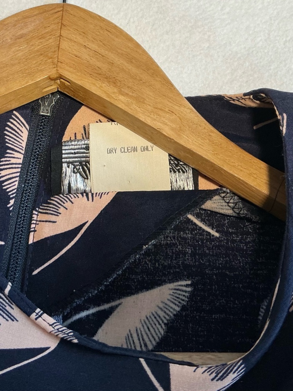 All That Jazz Navy Dress with Blush Feather Print Kentucky derby friendly 7/8 - Picture 9 of 13